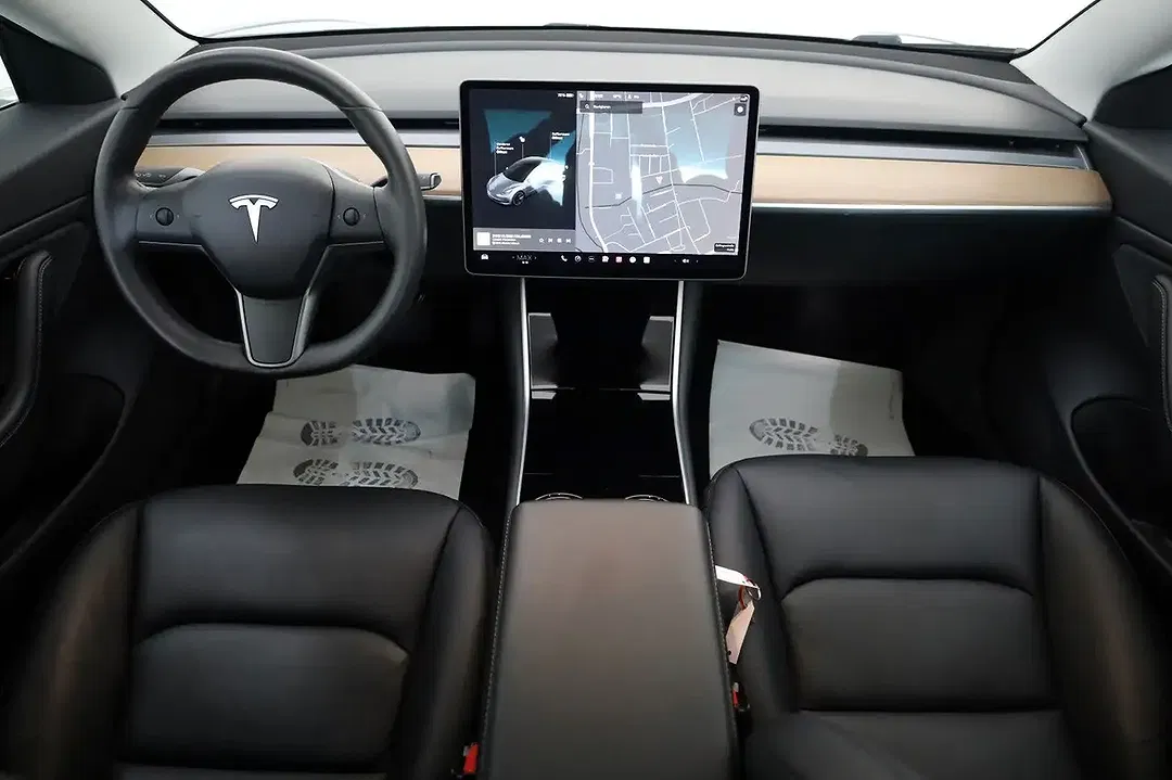 Tesla Model 3 AWD Dual Motor Long Range - Thumbnail 4