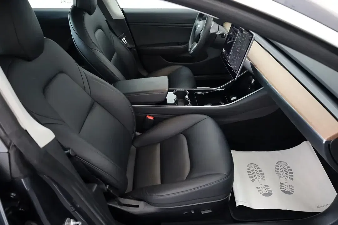 Tesla Model 3 AWD Dual Motor Long Range - Thumbnail 5