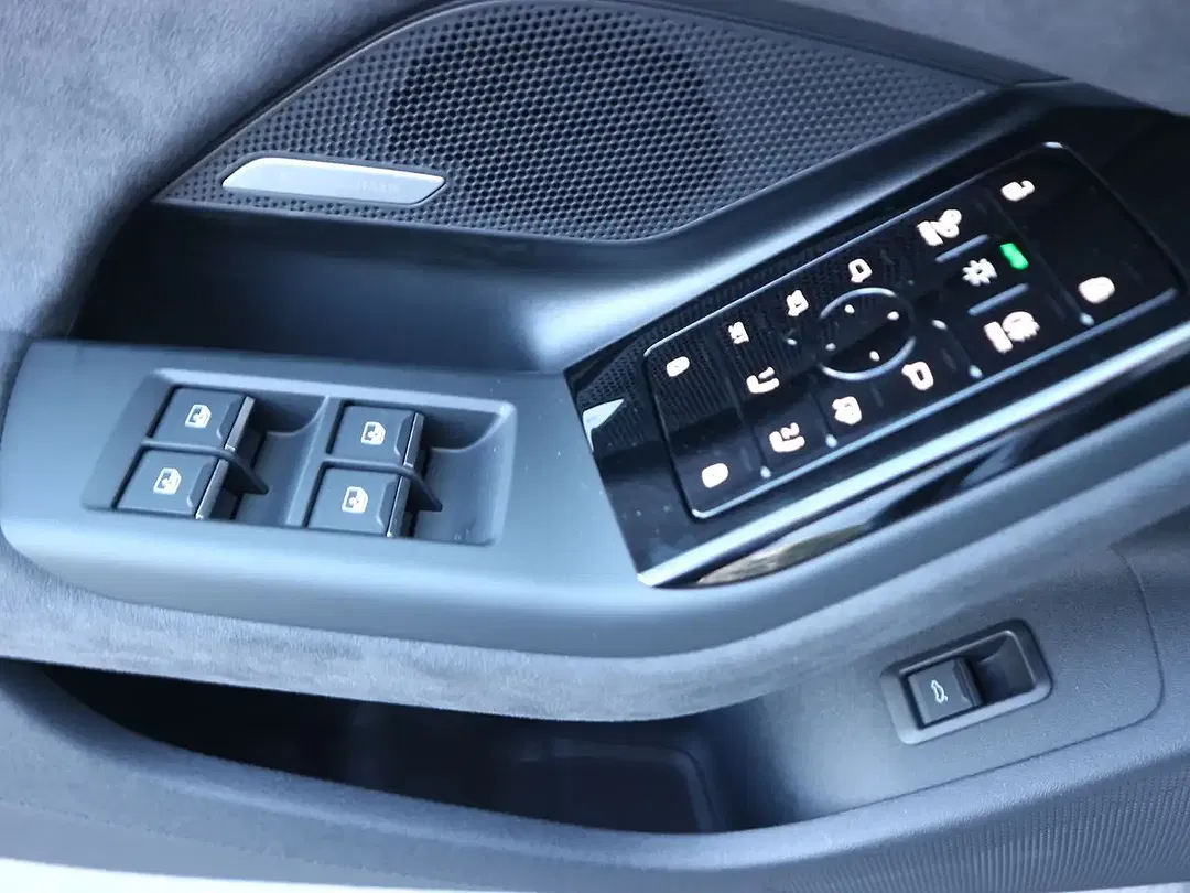 Audi A6 e-tron S line - Thumbnail 8