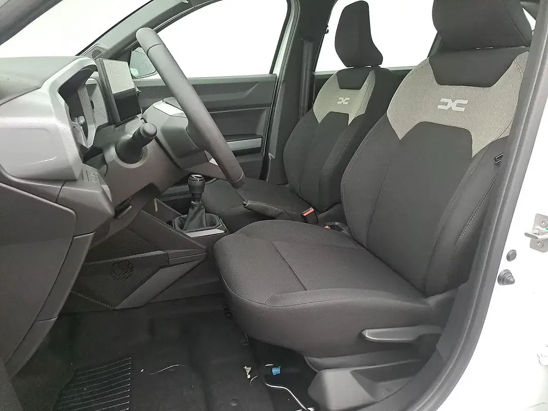 Dacia Bigster TCe MHEV Essential - Thumbnail 9