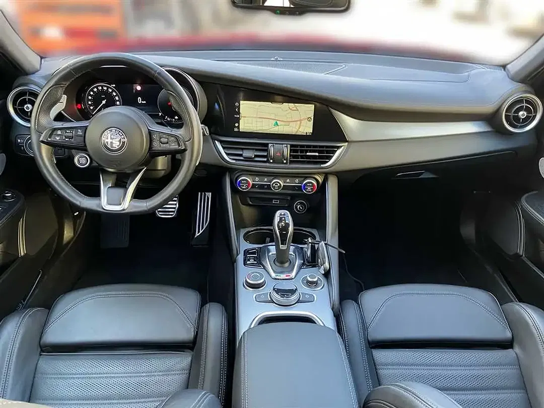 Alfa Romeo Giulia 2.0 Q4 Veloce - Thumbnail 12