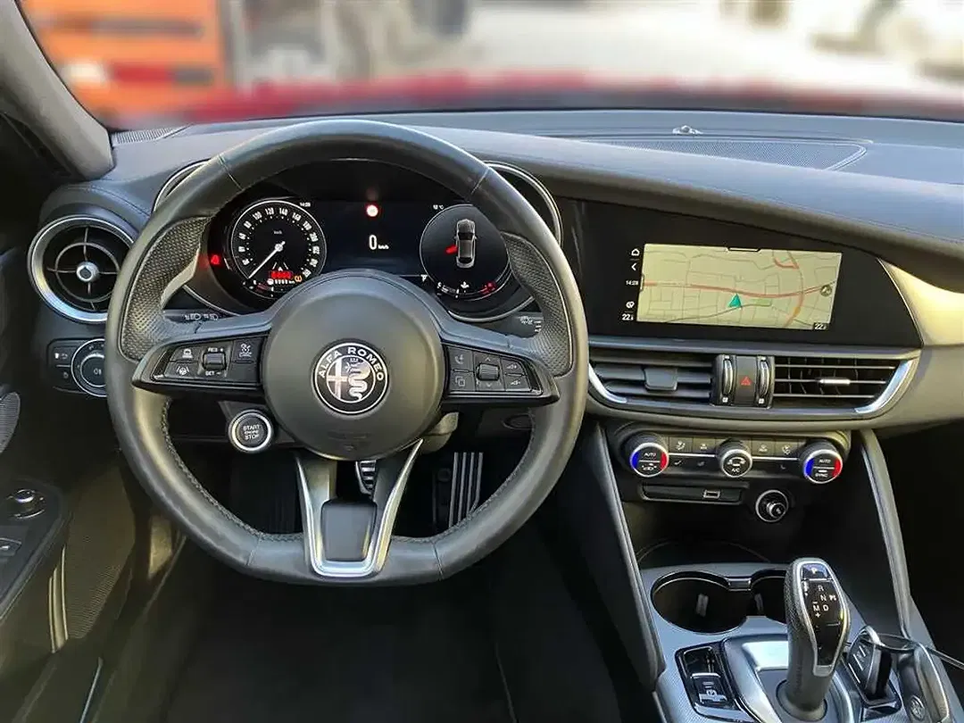 Alfa Romeo Giulia 2.0 Q4 Veloce - Thumbnail 13