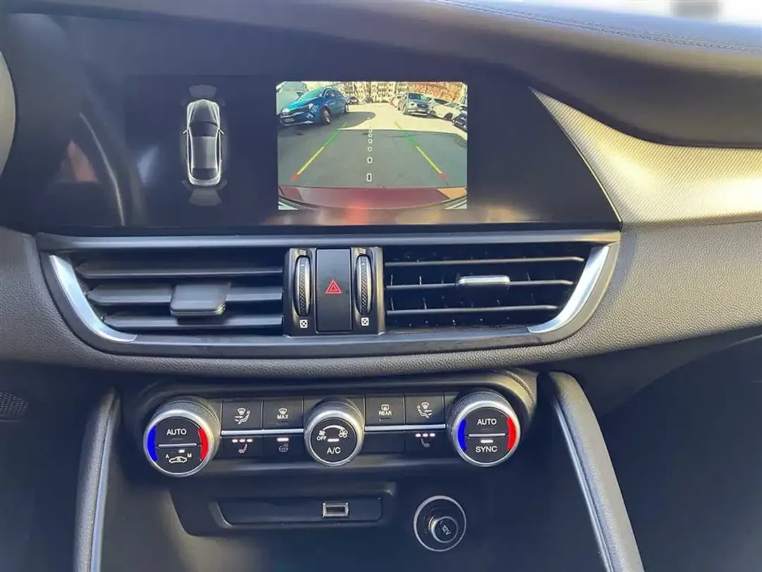 Alfa Romeo Giulia 2.0 Q4 Veloce - Thumbnail 14