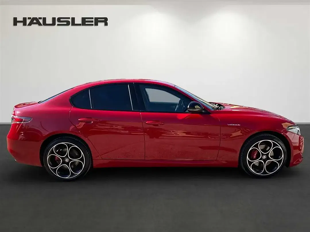 Alfa Romeo Giulia 2.0 Q4 Veloce - Thumbnail 3