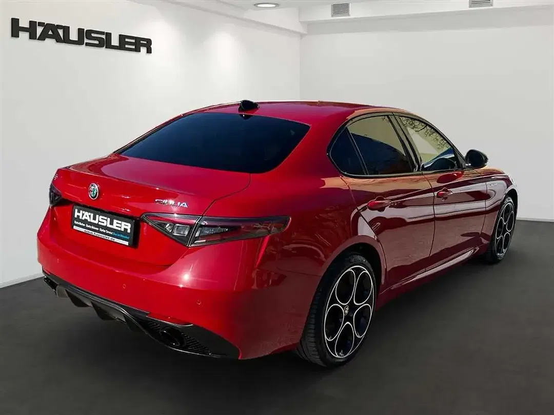 Alfa Romeo Giulia 2.0 Q4 Veloce - Thumbnail 4