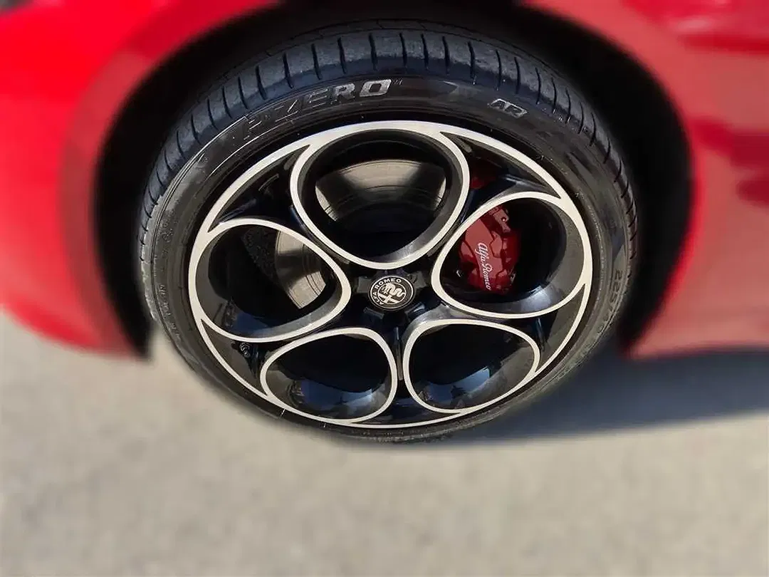 Alfa Romeo Giulia 2.0 Q4 Veloce - Thumbnail 8