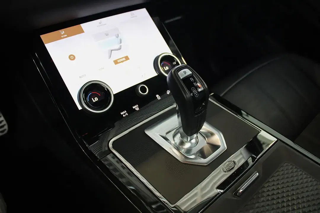Land Rover Range Rover Evoque R-Dynamic - Thumbnail 11