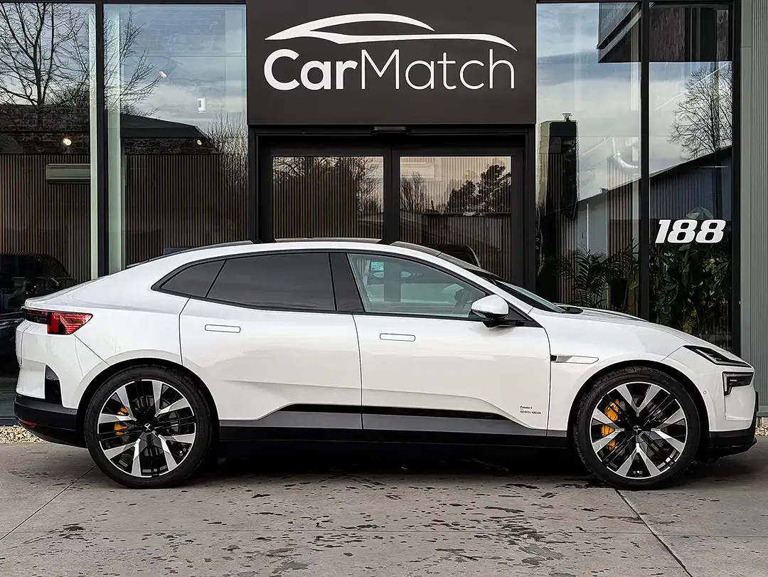 Polestar 4 Performance Plus Pilot - Thumbnail 4