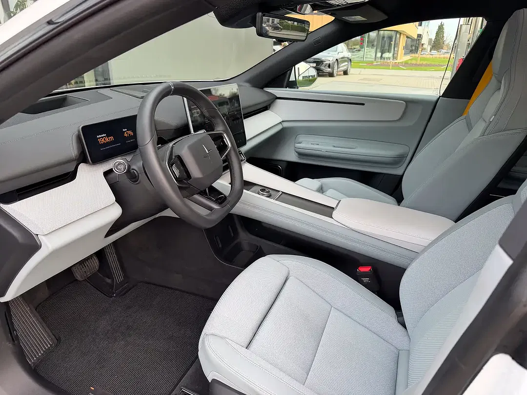 Polestar 4 Performance Plus Pilot - Thumbnail 9