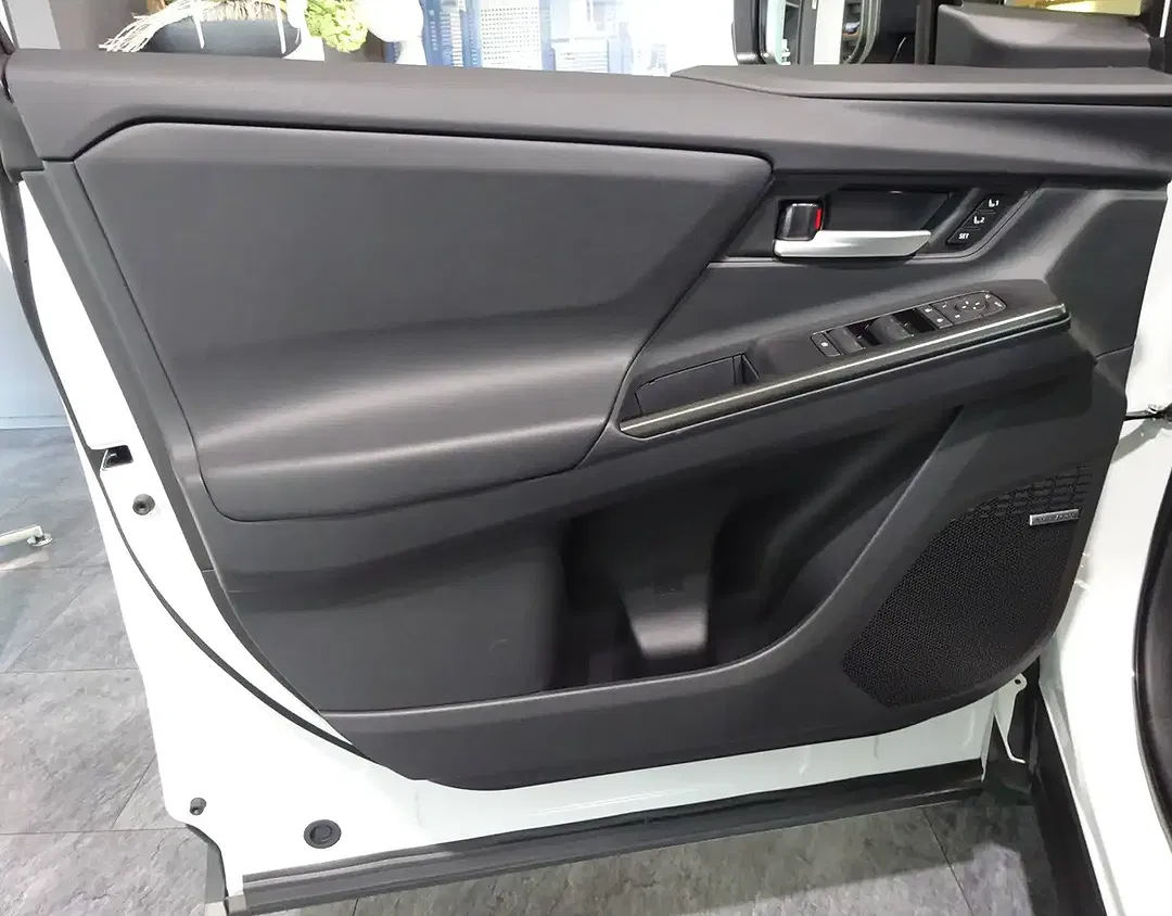 Subaru Solterra AWD Comfort - Thumbnail 9