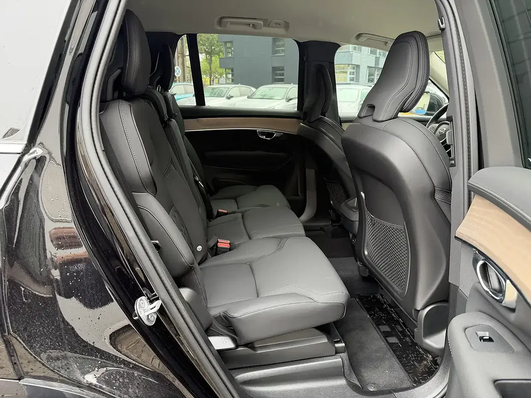 Volvo XC90 B5 AWD Plus Bright - Thumbnail 6