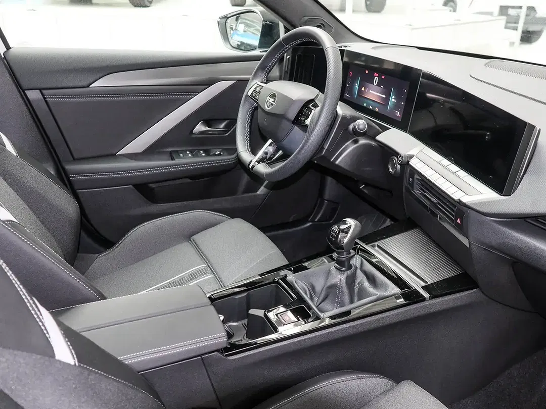 Opel Astra GS - Thumbnail 3
