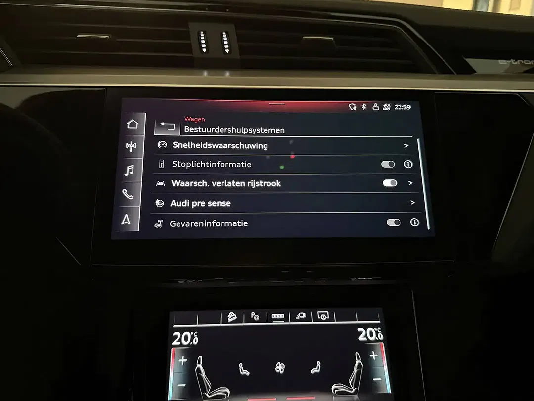 Audi SQ8 e-tron quattro RS - Thumbnail 11