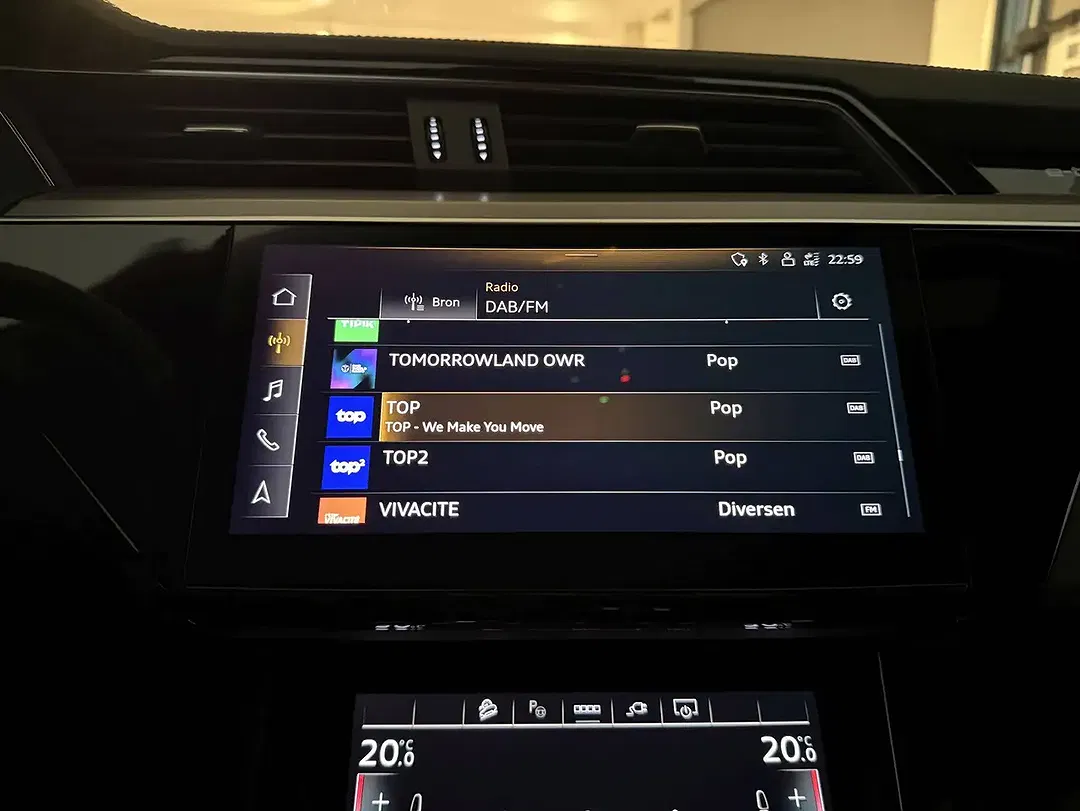 Audi SQ8 e-tron quattro RS - Thumbnail 8