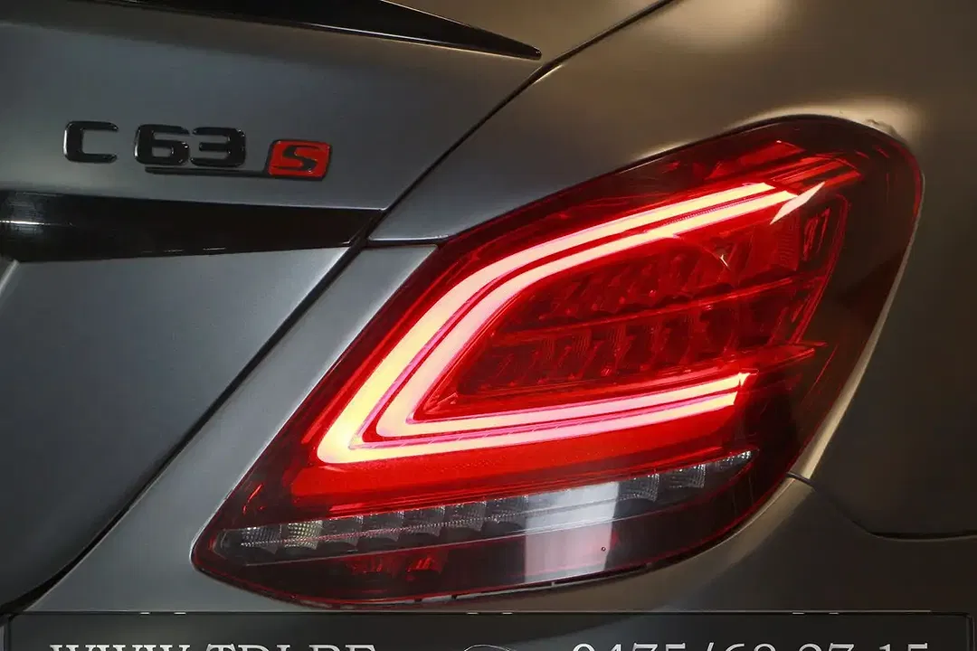 Mercedes-Benz C 63 AMG - Thumbnail 11
