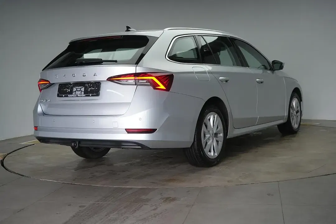 Skoda Octavia 2.0 TDI DSG Style - Thumbnail 4