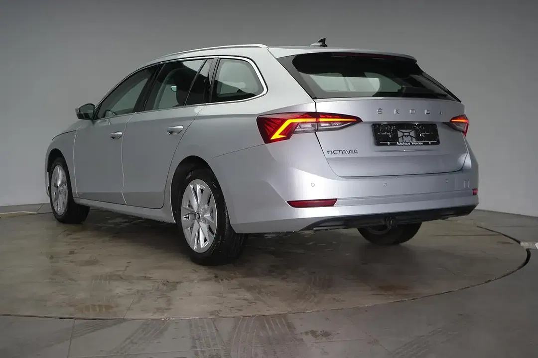 Skoda Octavia 2.0 TDI DSG Style - Thumbnail 5