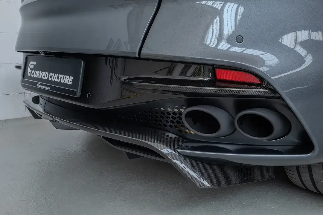 Aston Martin DBS - Thumbnail 10