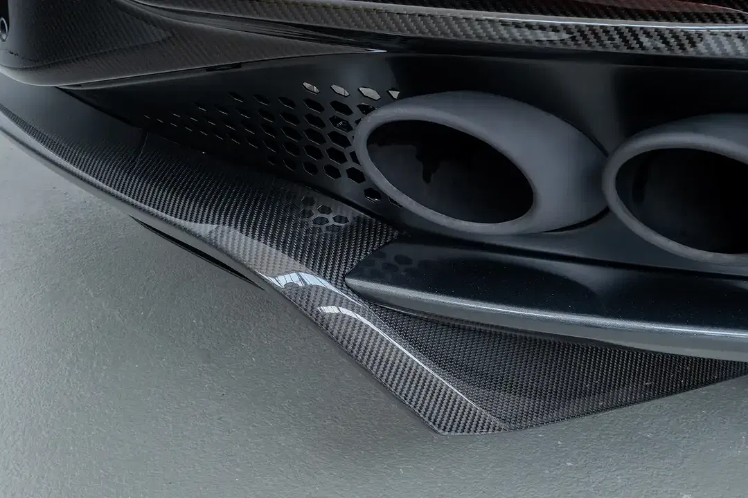 Aston Martin DBS - Thumbnail 11