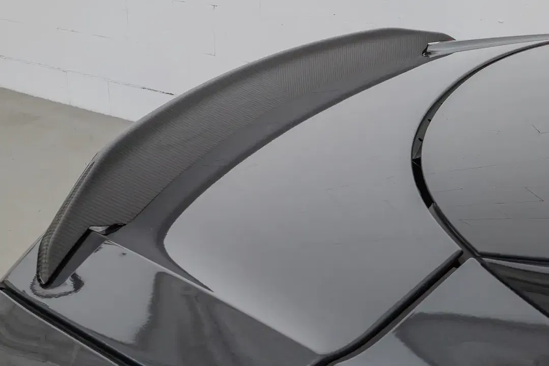 Aston Martin DBS - Thumbnail 12