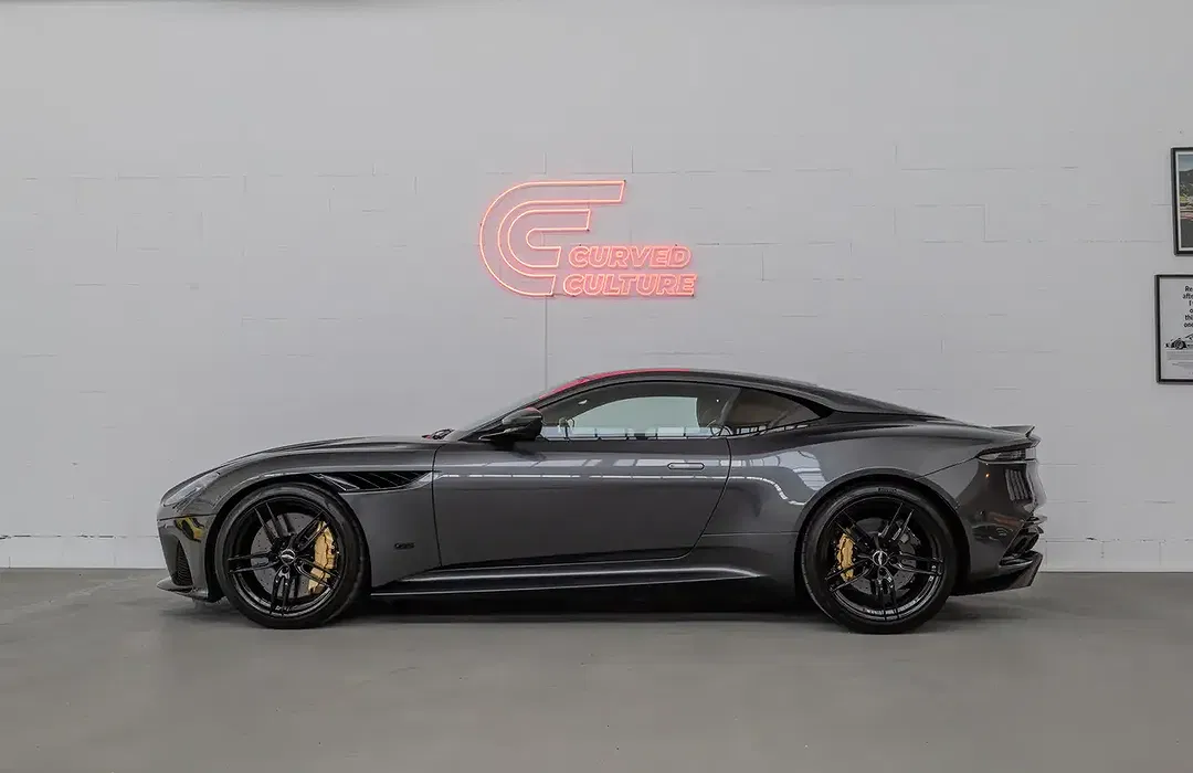 Aston Martin DBS - Thumbnail 3