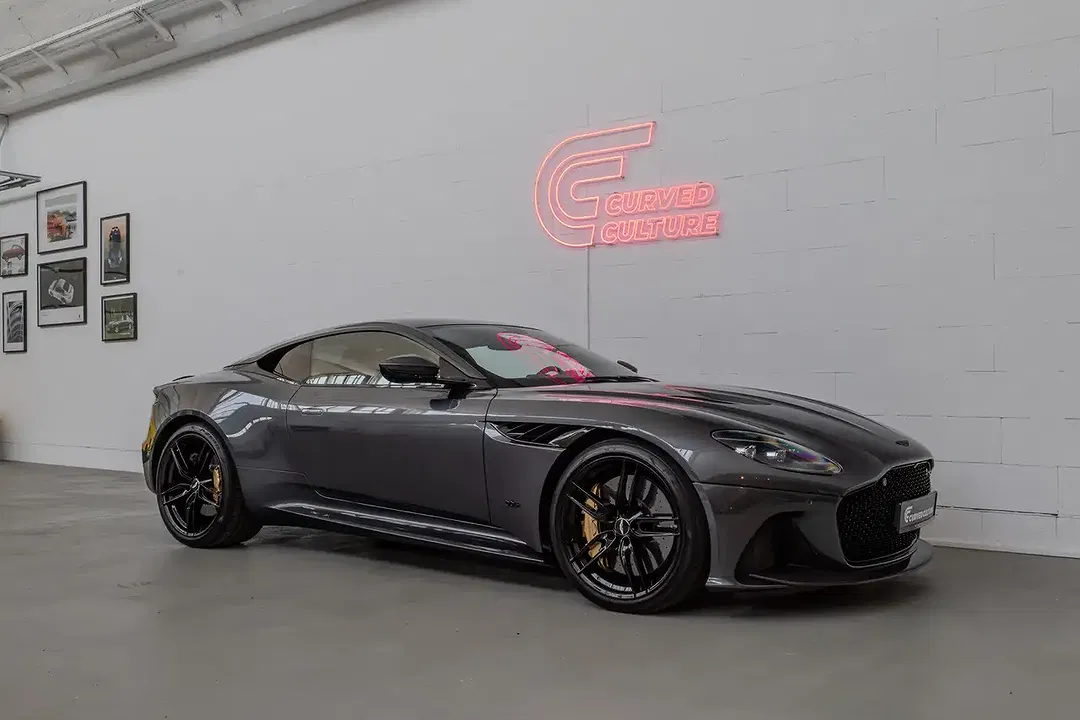 Aston Martin DBS - Thumbnail 6