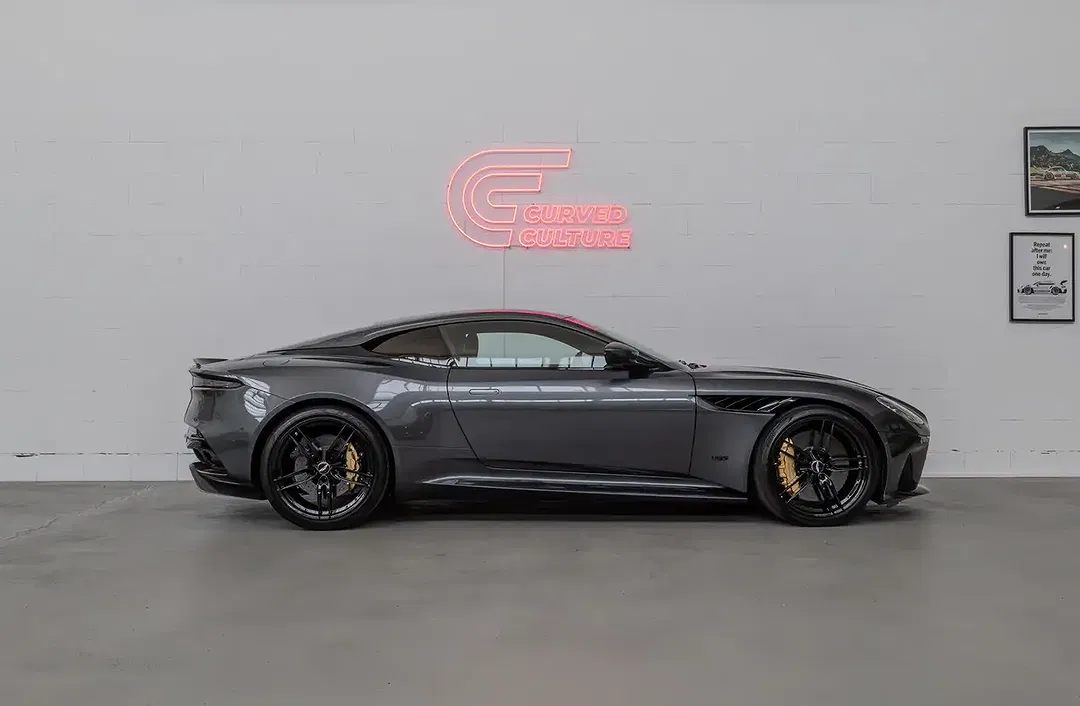 Aston Martin DBS - Thumbnail 7