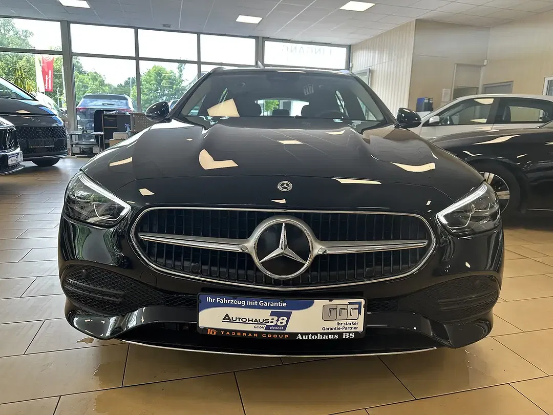Mercedes-Benz C 200 MBUX Avantgarde - foto 2