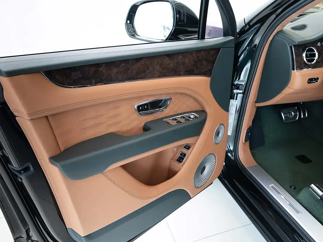 Bentley Bentayga 4.0 V8 Azure - Thumbnail 11