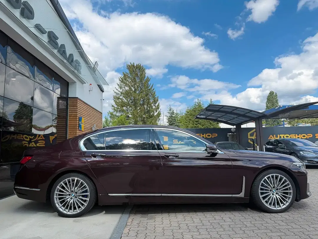 BMW 745 - Thumbnail 5