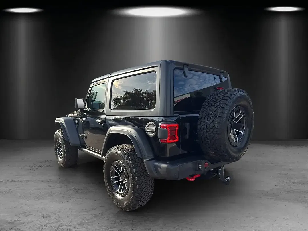 Jeep Wrangler 4x4 Rubicon Recon - Thumbnail 3