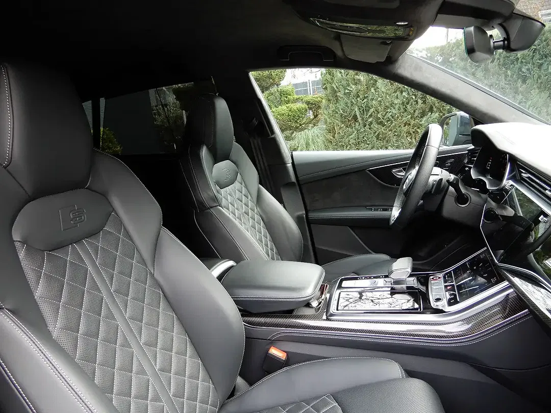 Audi SQ8 - foto 14