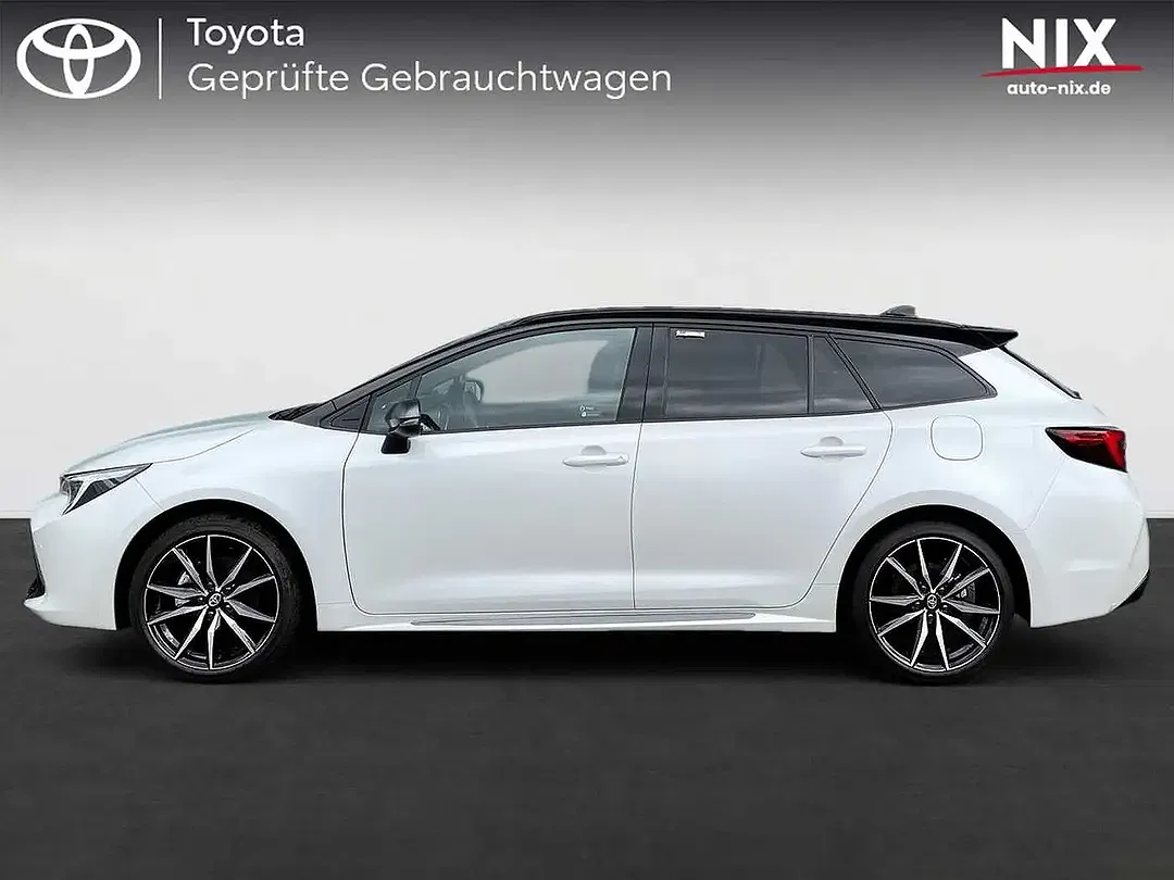 Toyota Corolla Hybrid GR Sport - Thumbnail 3