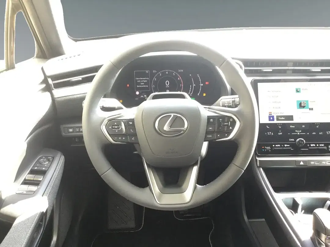 Lexus LBX Comfort - Thumbnail 11