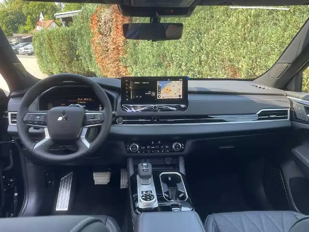 Mitsubishi Outlander 2.4 PHEV - Thumbnail 9