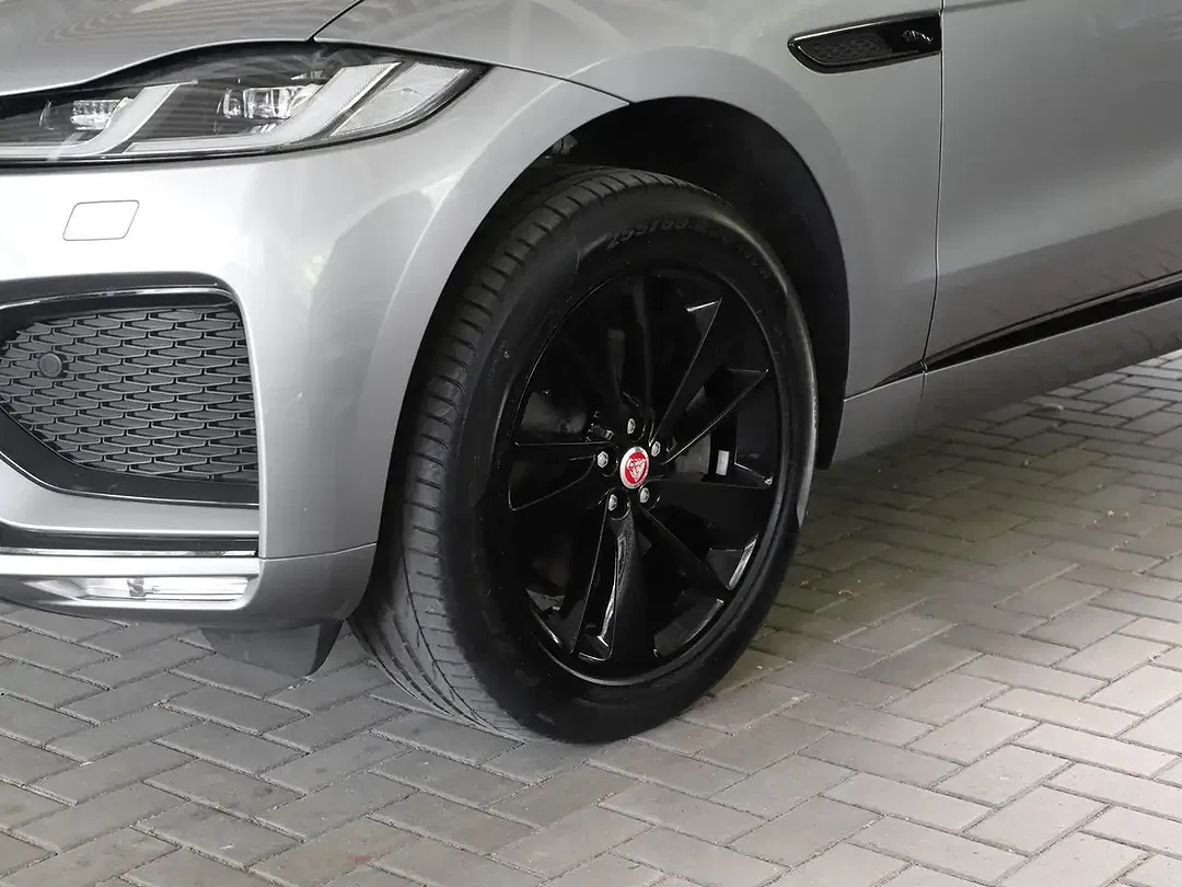 Jaguar F-Pace D200 SE - Thumbnail 8