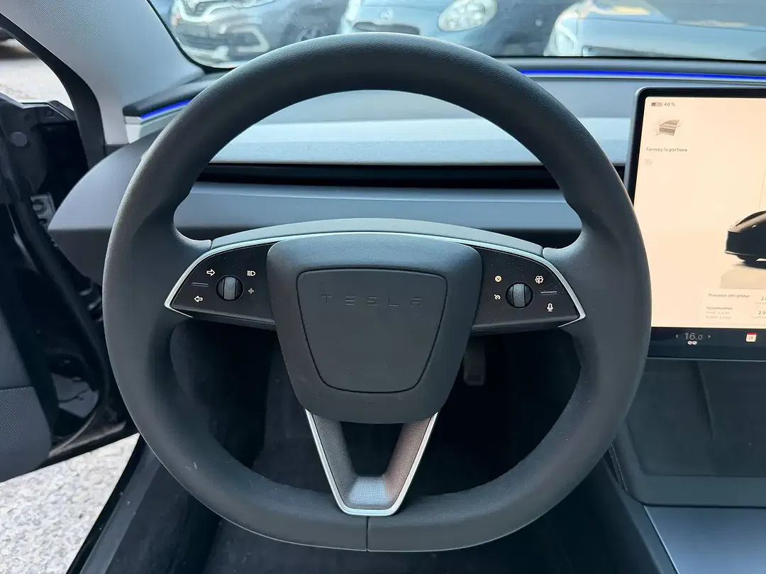Tesla Model 3 RWD Long Range - Thumbnail 9