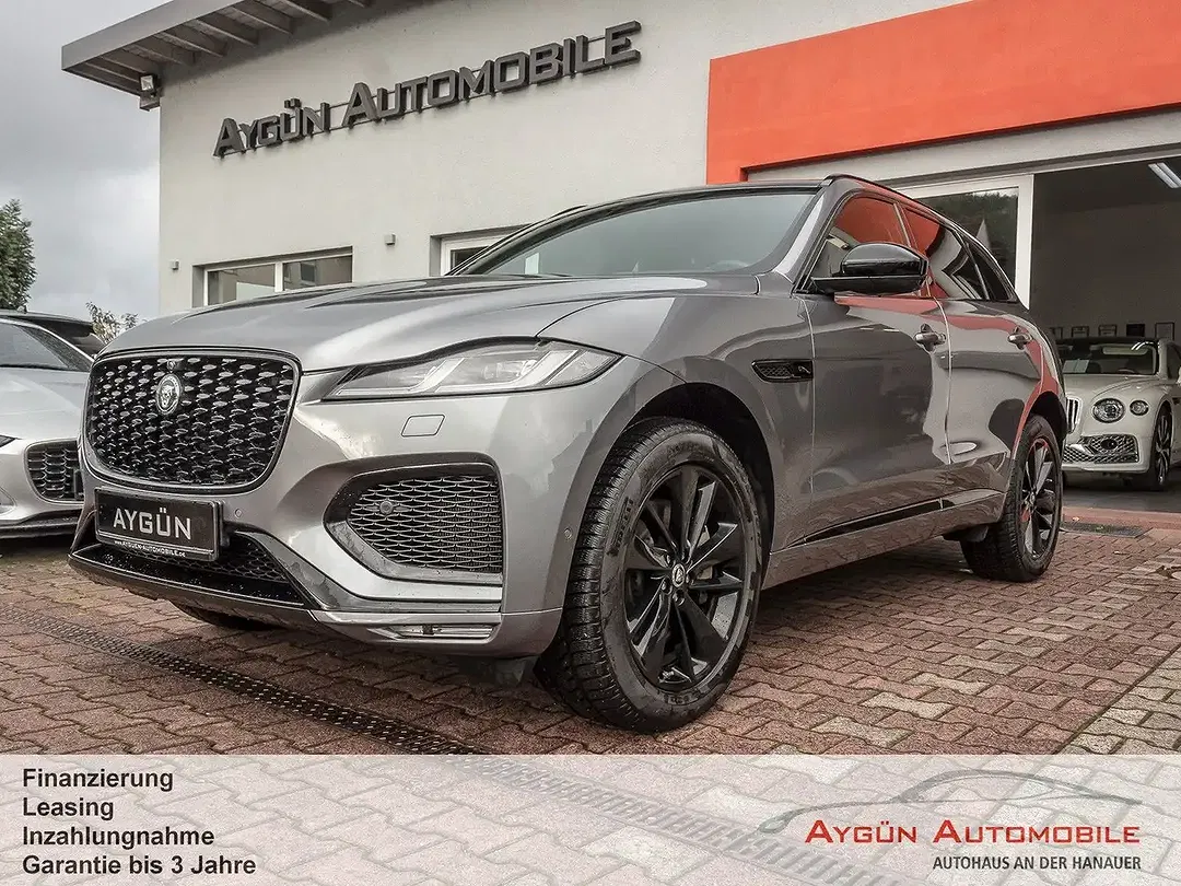 Jaguar F-Pace D300 R-Dynamic SE - Thumbnail 1