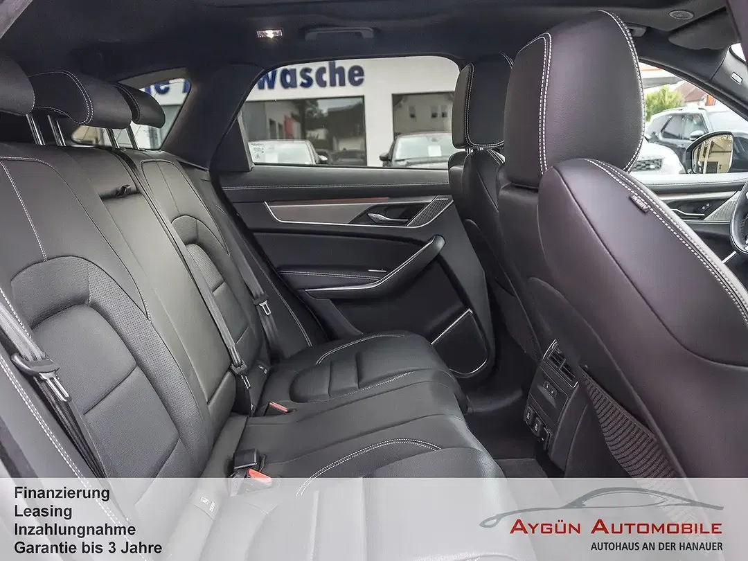 Jaguar F-Pace D300 R-Dynamic SE - Thumbnail 13