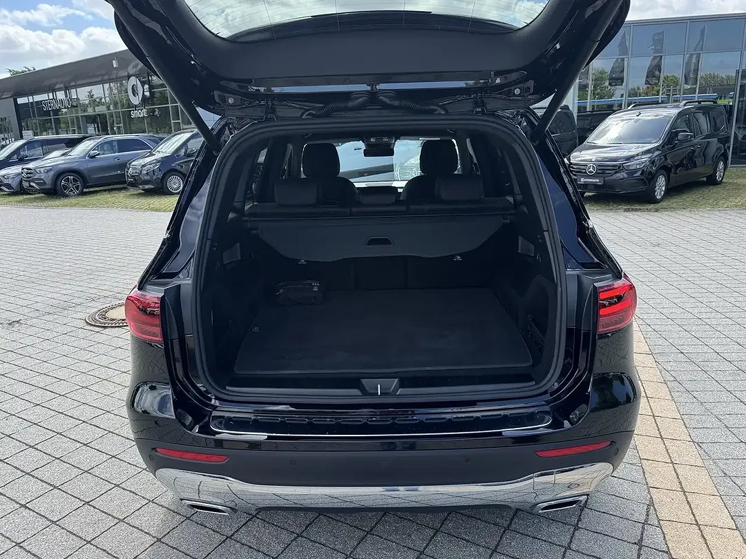 Mercedes-Benz GLB 200 - Thumbnail 18