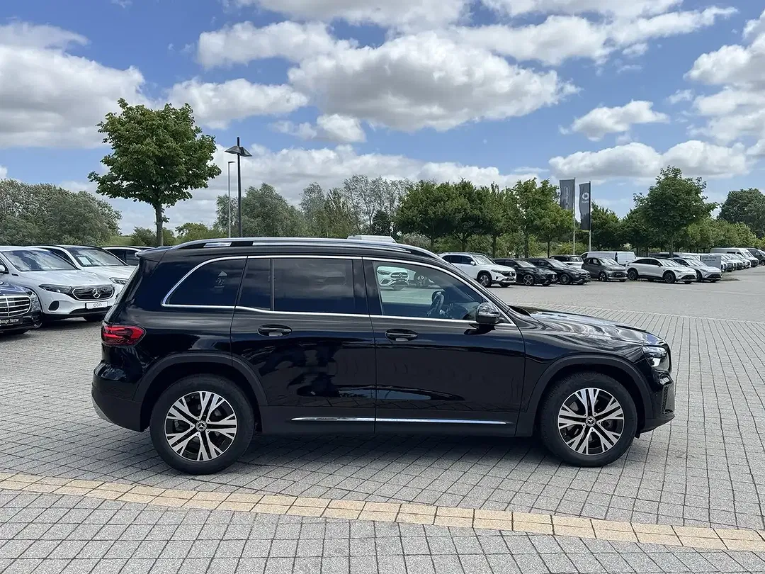 Mercedes-Benz GLB 200 - Thumbnail 7