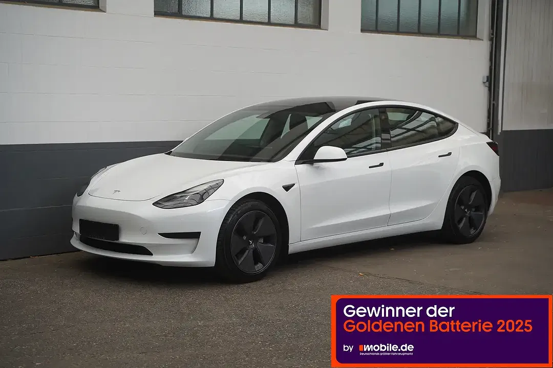 Tesla Model 3 Standard Range - foto 1