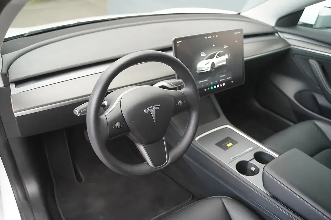 Tesla Model 3 Standard Range - Thumbnail 10