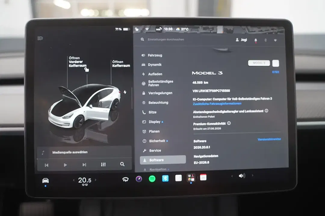 Tesla Model 3 Standard Range - Thumbnail 11
