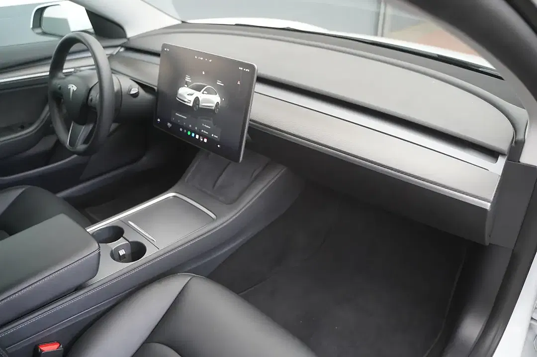 Tesla Model 3 Standard Range - Thumbnail 16