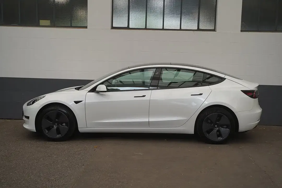 Tesla Model 3 Standard Range - Thumbnail 4