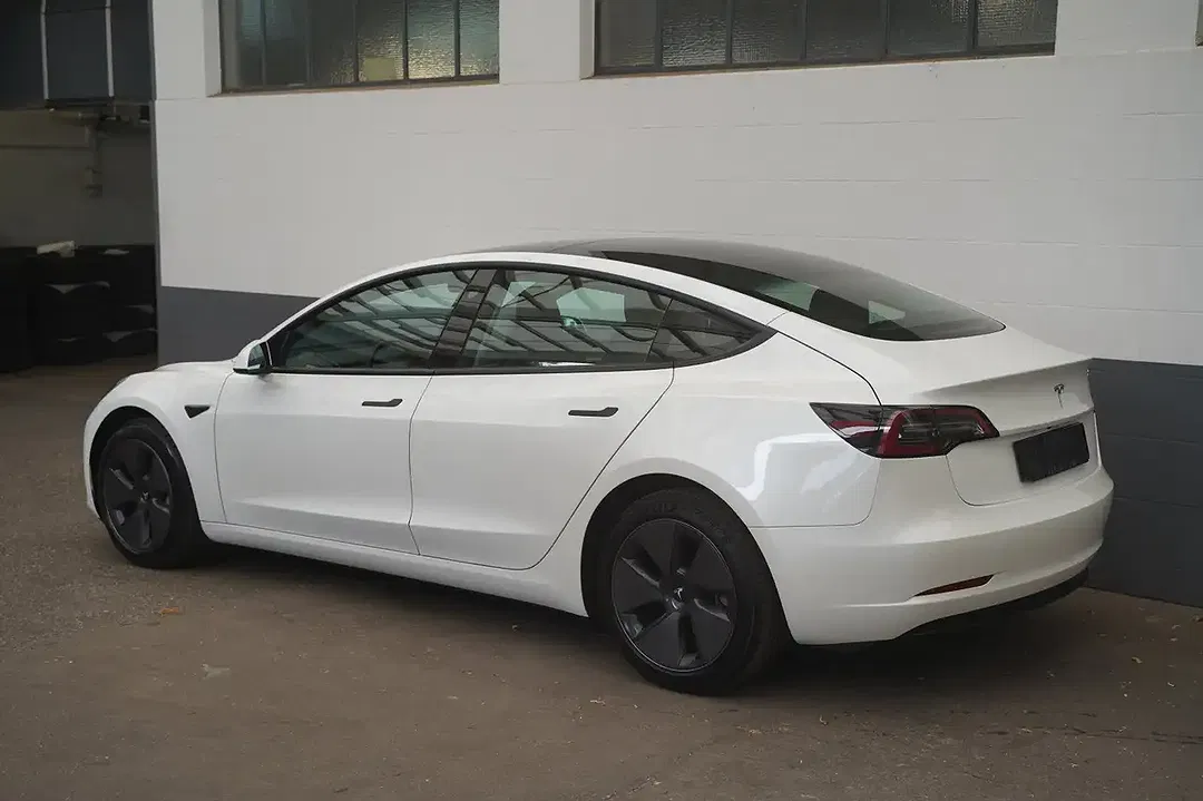 Tesla Model 3 Standard Range - Thumbnail 5