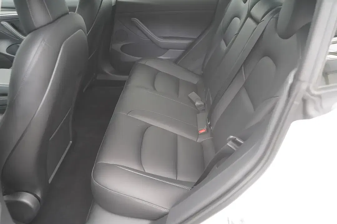 Tesla Model 3 Standard Range - Thumbnail 8