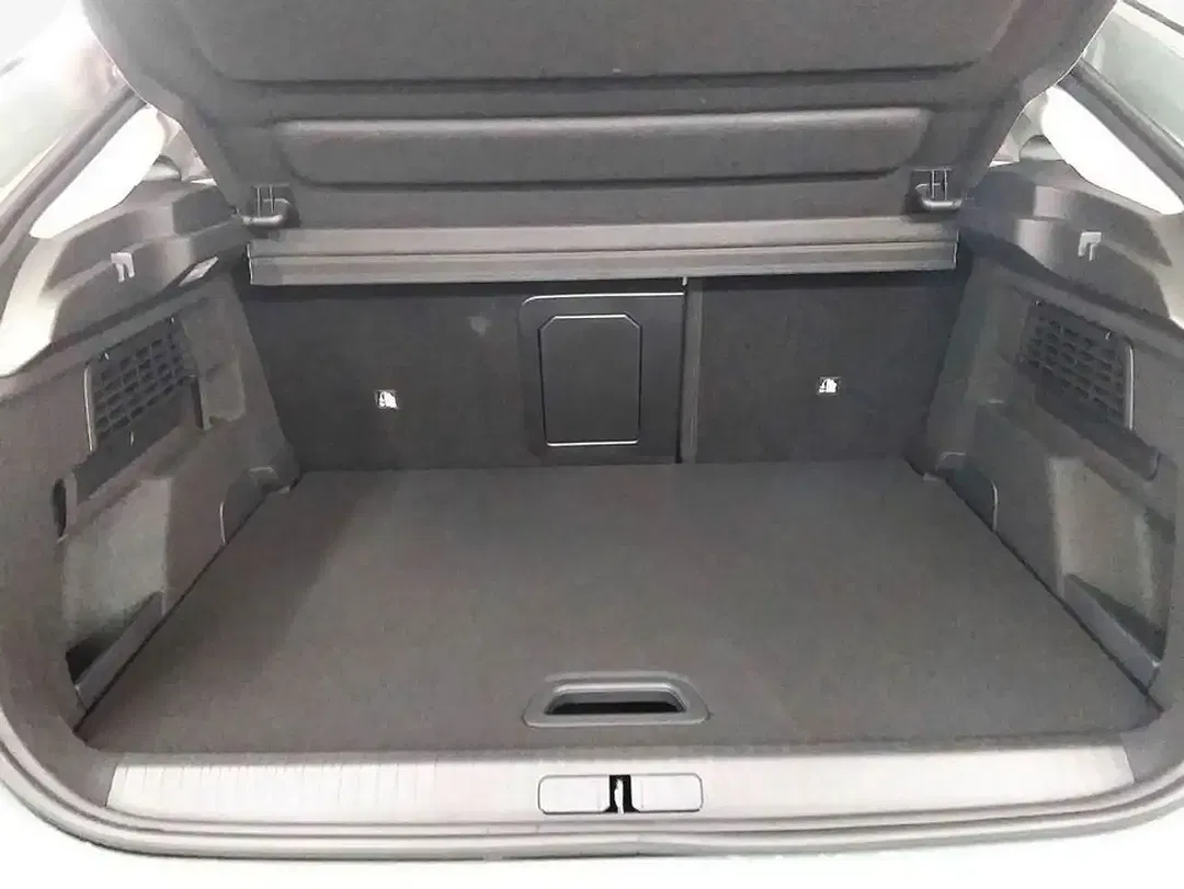Citroen C4 PureTech EAT8 Max - Thumbnail 4