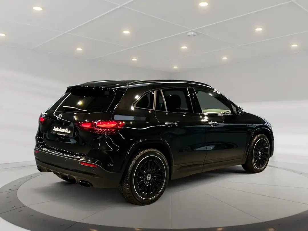Mercedes-Benz GLA 200 AMG MBUX Night - foto 2